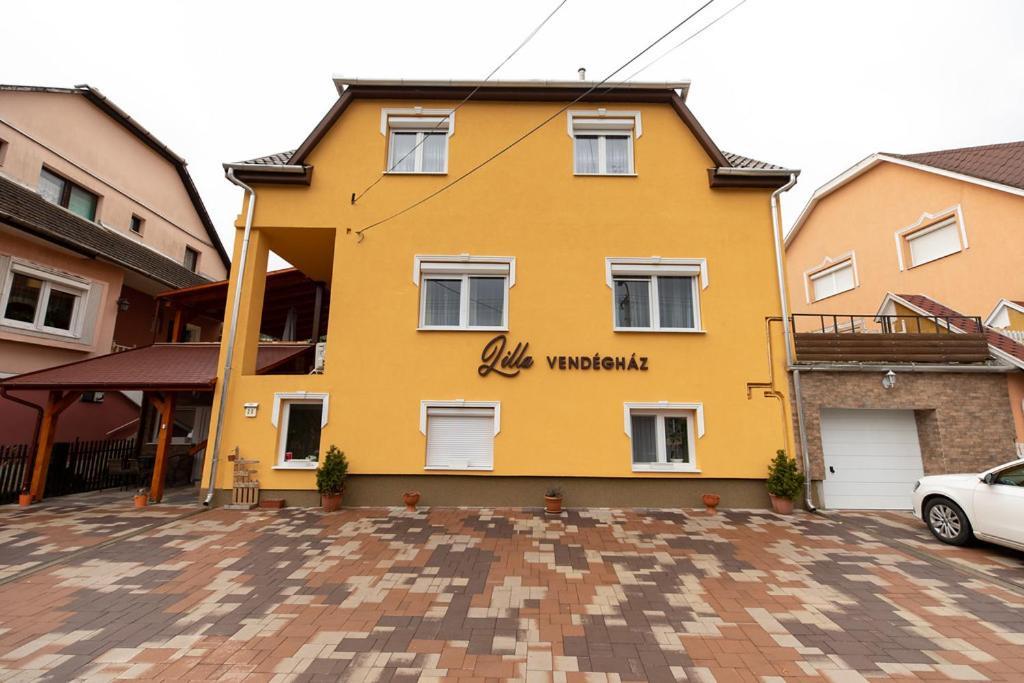 Lilla Vendeghaz Hotel Miskolc Exterior photo